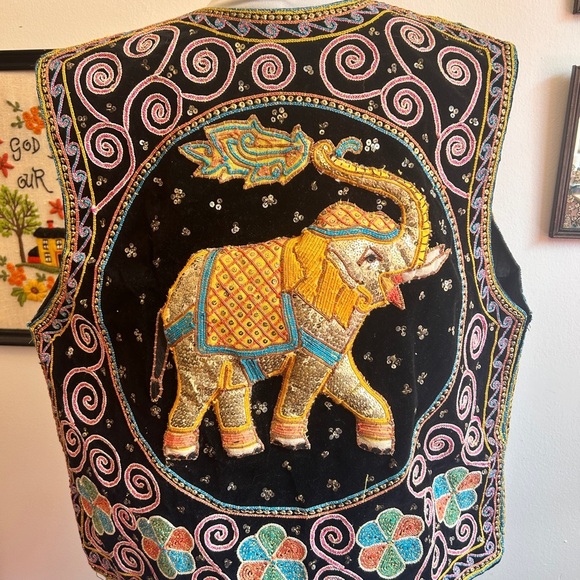 Vintage Hippie Elephant Embroidered Velvet Vest - Picture 5 of 9